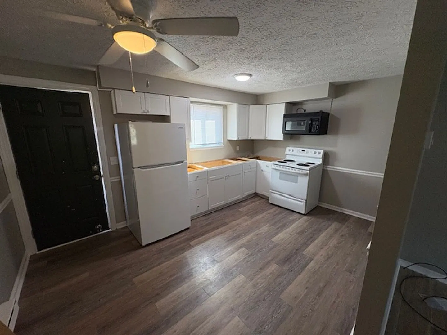 1424 N Chapel — Photo 3