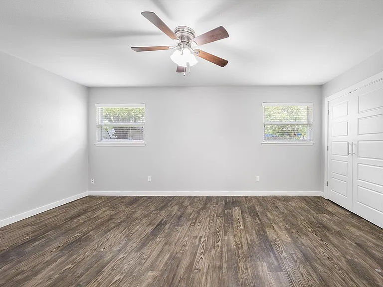 12902 Lamplight Village Ave — Photo 15