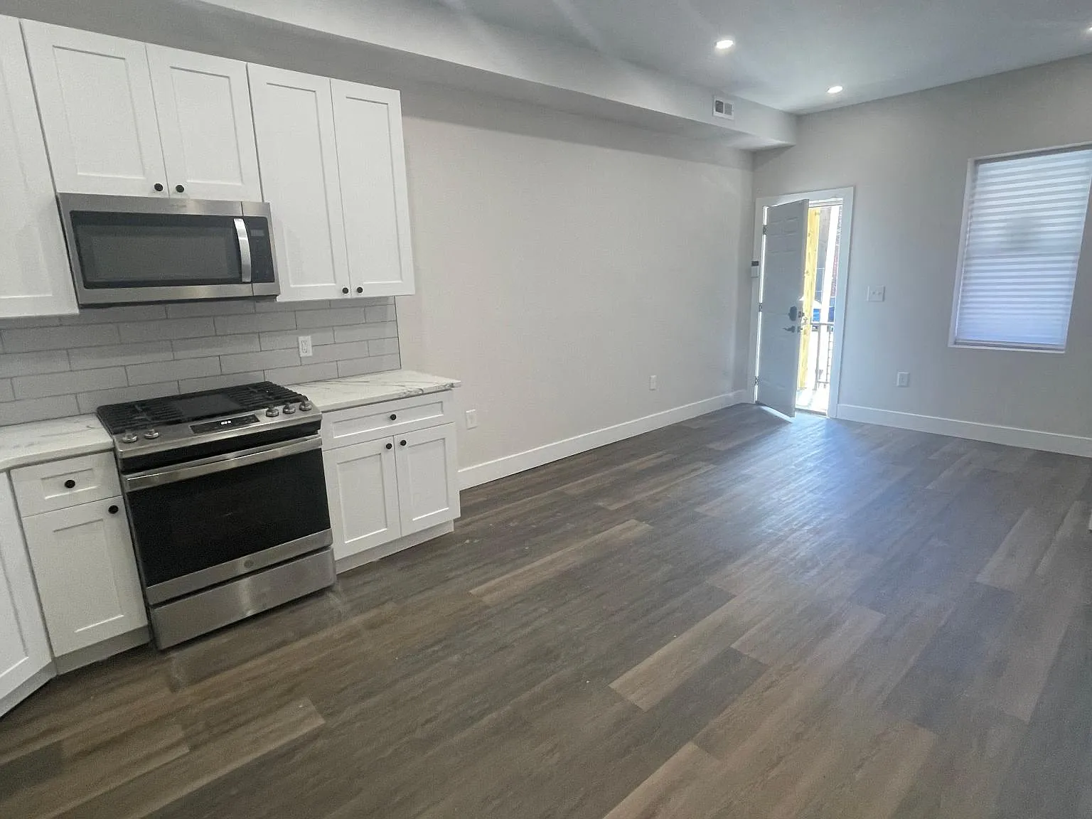 2 bed, 1400 sqft, $1,600 — Photo 1