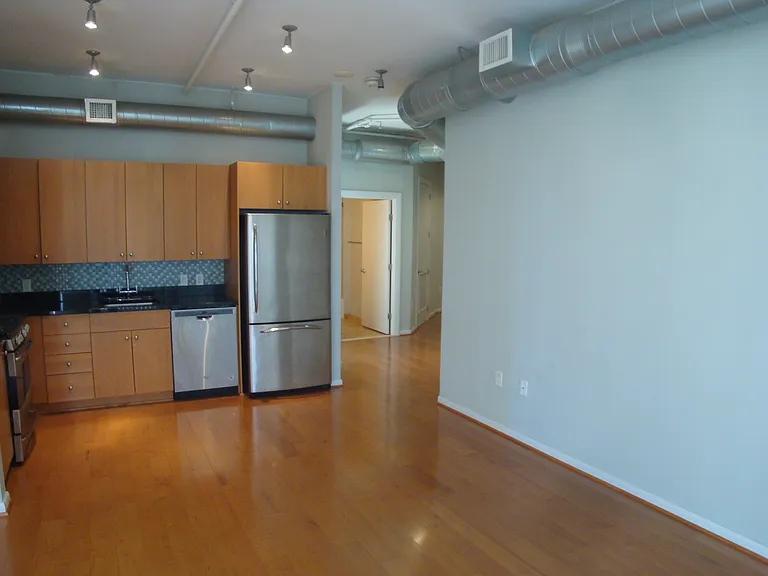 811 4th St NW #304 — Photo 3