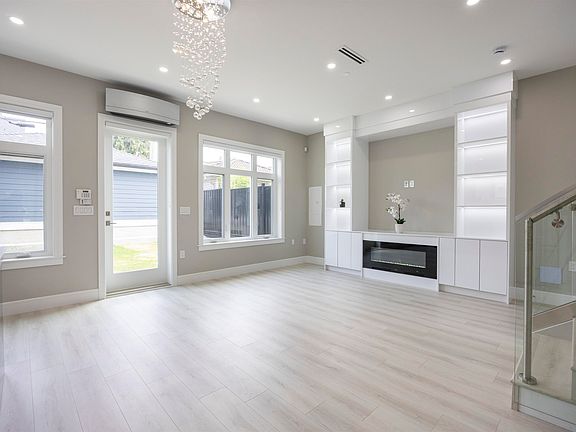 4th image of 5808 Lanark St #2