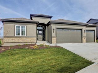 5892 National Dr, Parkville, MO 64152
