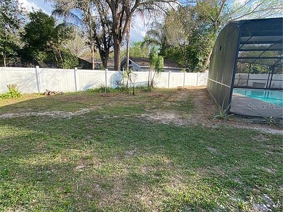 4th image of 2040 Collier Dr
