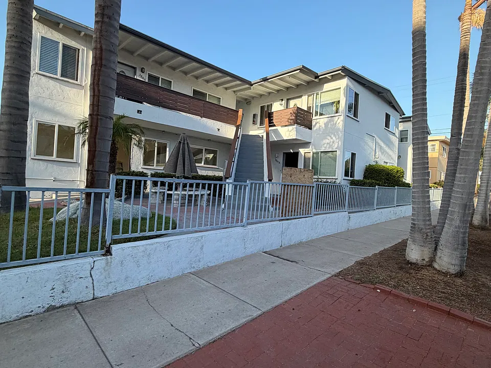 3803 Riviera Dr