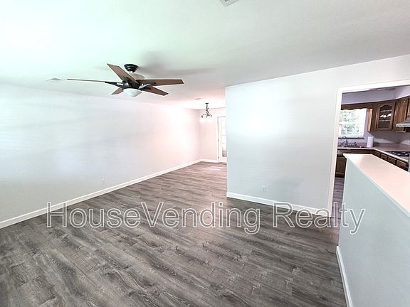 4th image of 11100 Hughlan Dr