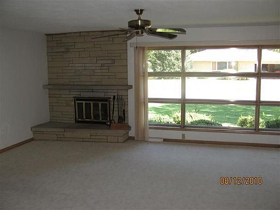 4th image of 902 Mellinger Dr