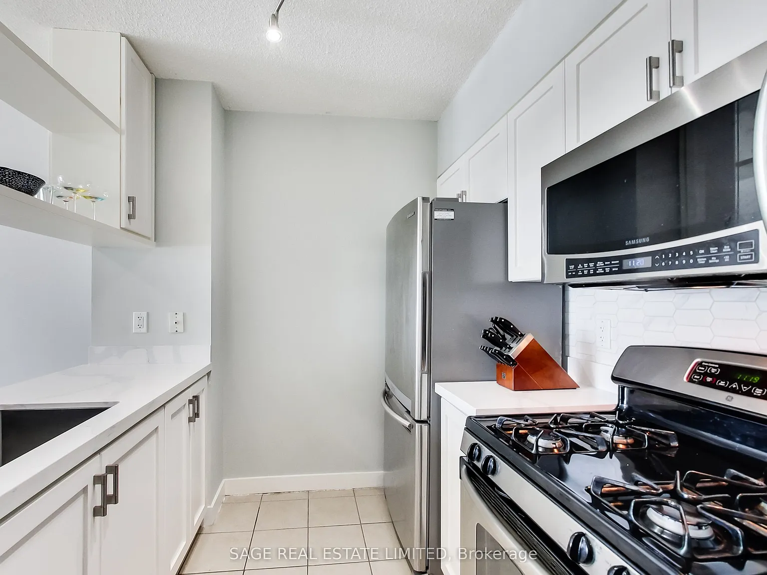 2 bed, $3,500 — Photo 4