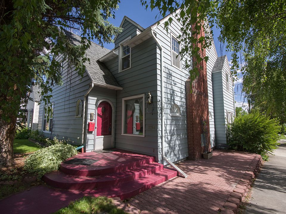 Front entry with brick patio