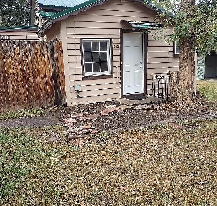 1st image of 418 N Center St