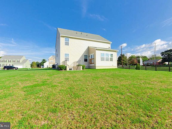 5th image of 9751 Dumbarton Dr