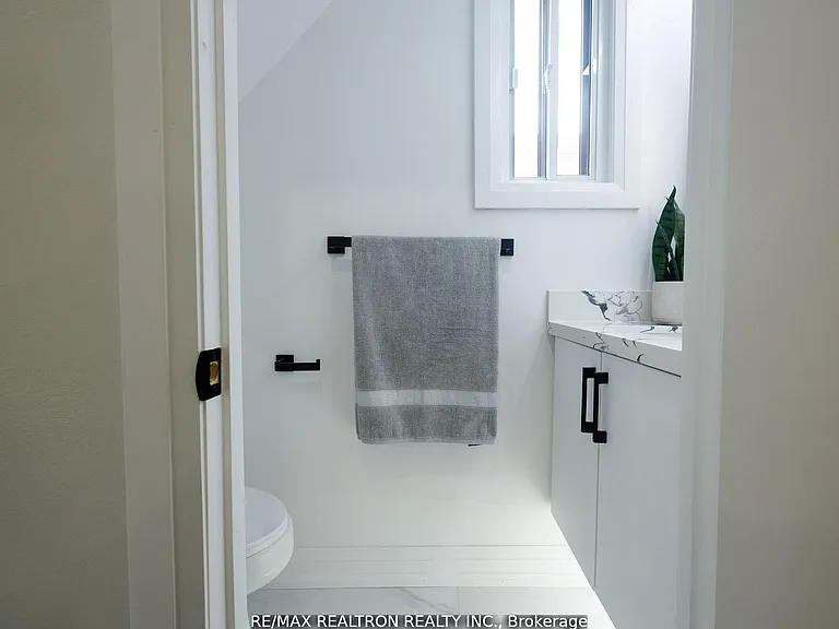 77 Hatherley Rd — Photo 13