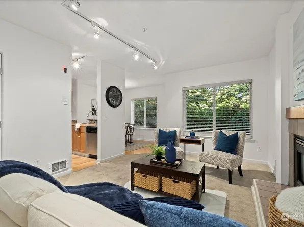 1645 S 288th Street #206, Federal Way, WA 98003