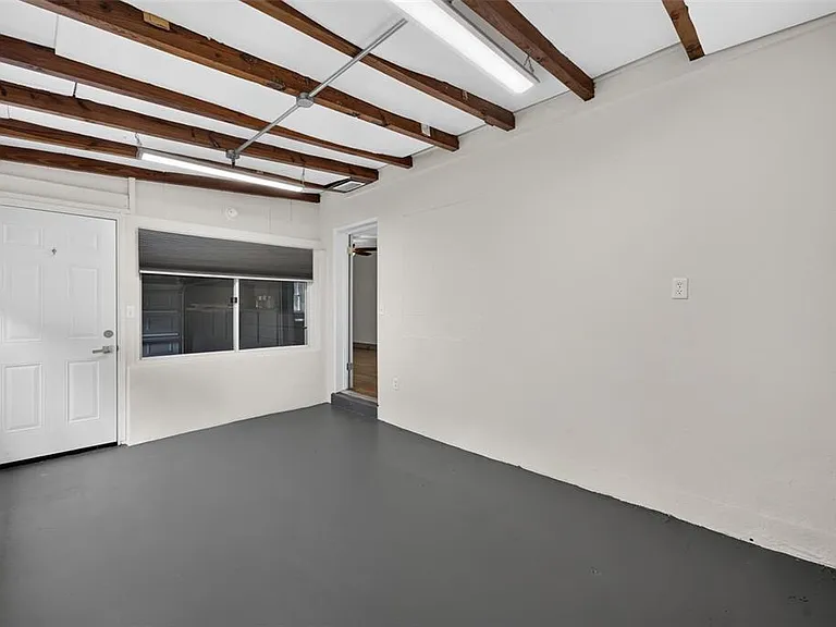 1317 Cloverlawn Ave — Photo 16