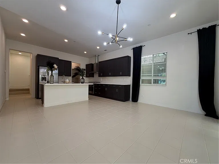 802 Beacon — Photo 10