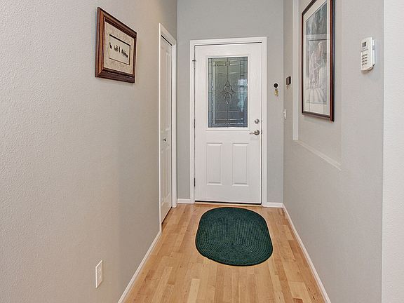 4th image of 23868 NE 112th Cir