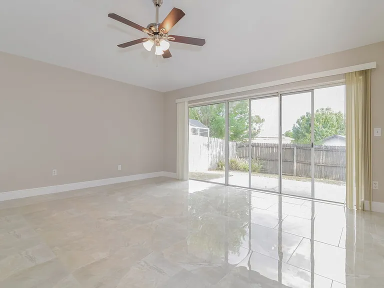 3051 Bloomsbury Dr — Photo 3