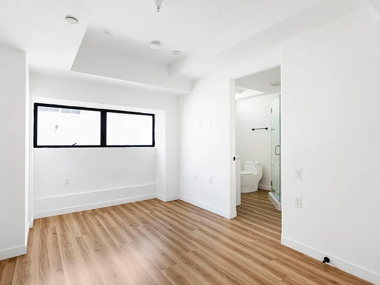 10839 Kling St #1 — Photo 26