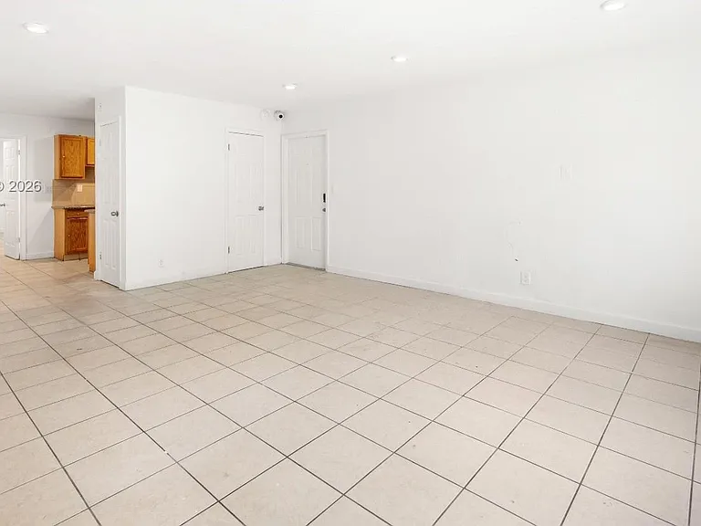 608 SW 16th Ave #3 — Photo 12