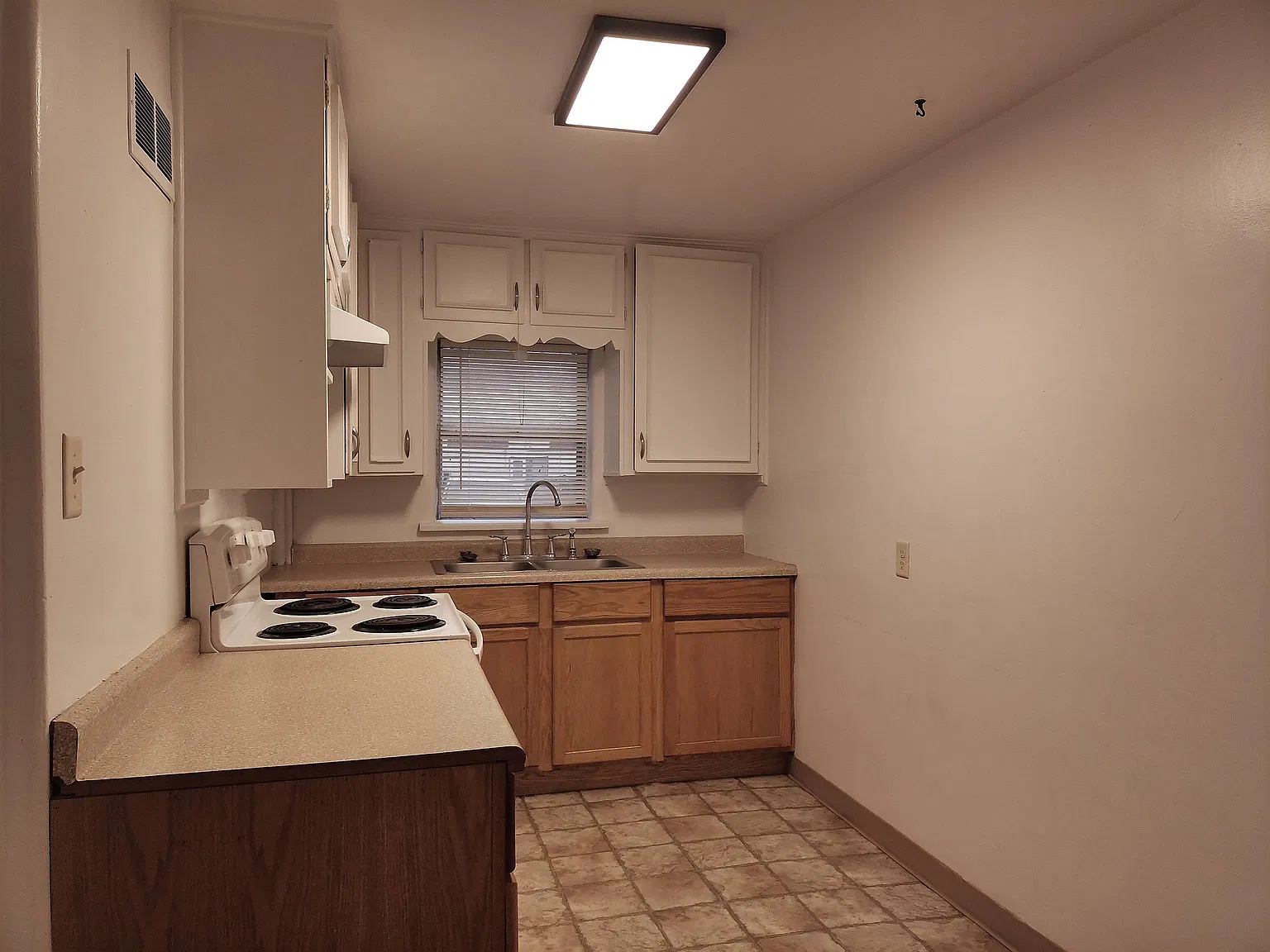 3 bed, 1040 sqft, $875 — Photo 4