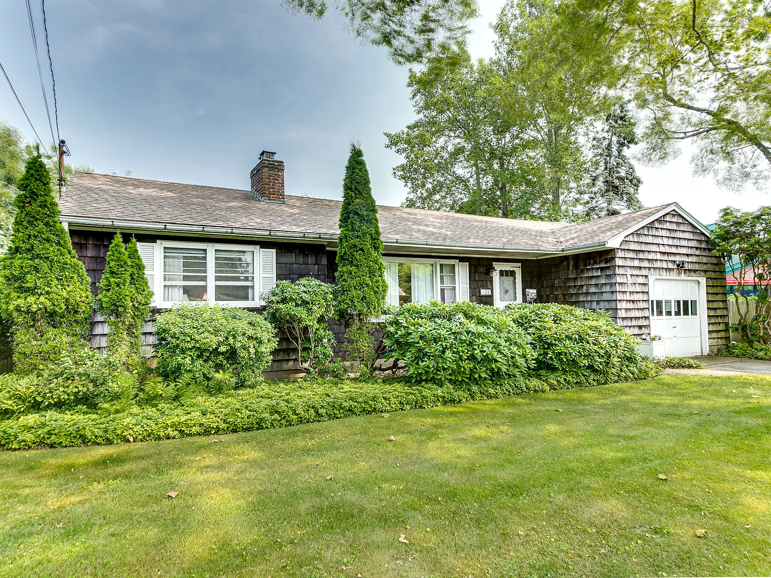 East Hampton Village Extended Winter Rental — Photo 2