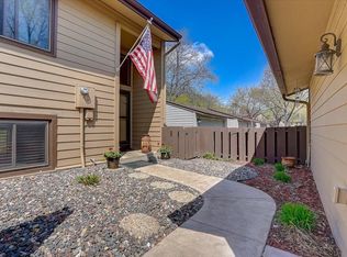289 W Eagle Lake Dr, Maple Grove, MN 55369