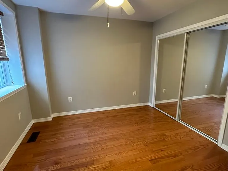2022 Fairmount Ave #1F — Photo 4