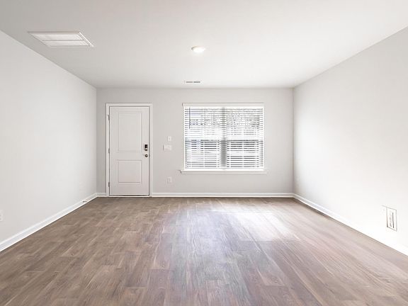 5th image of 246 Wild Strawberry Ln
