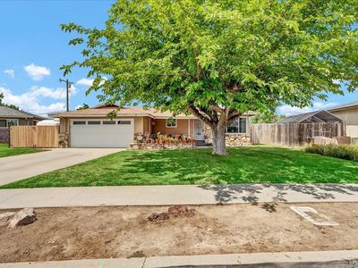 2004 N Burl Dr, Hanford, CA, 93230