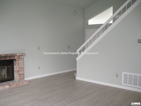 3rd image of 7511 Deltawind Dr