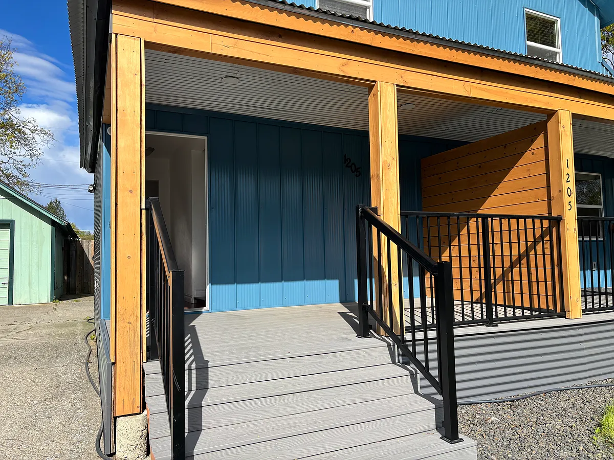 Building Photo - 1205 N 11th St