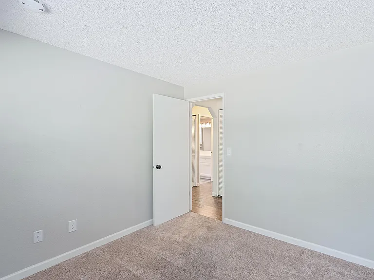 2133 SW Marigold St — Photo 26