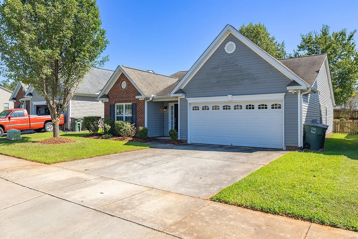Building Photo - 6103 Trotting Pl