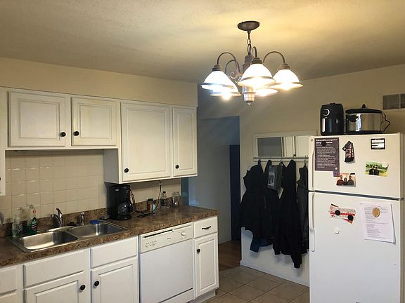 3rd image of 207 Monclay Ct #2N