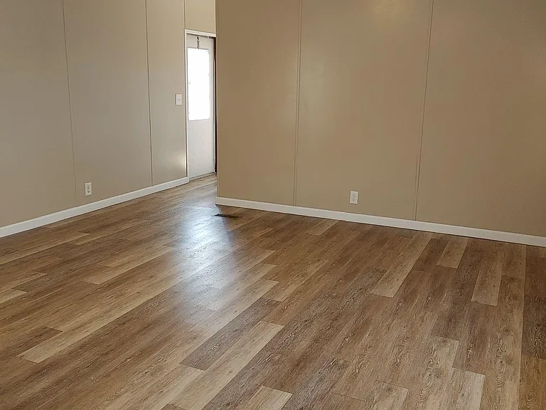5595 Highway 90 E #76 — Photo 4