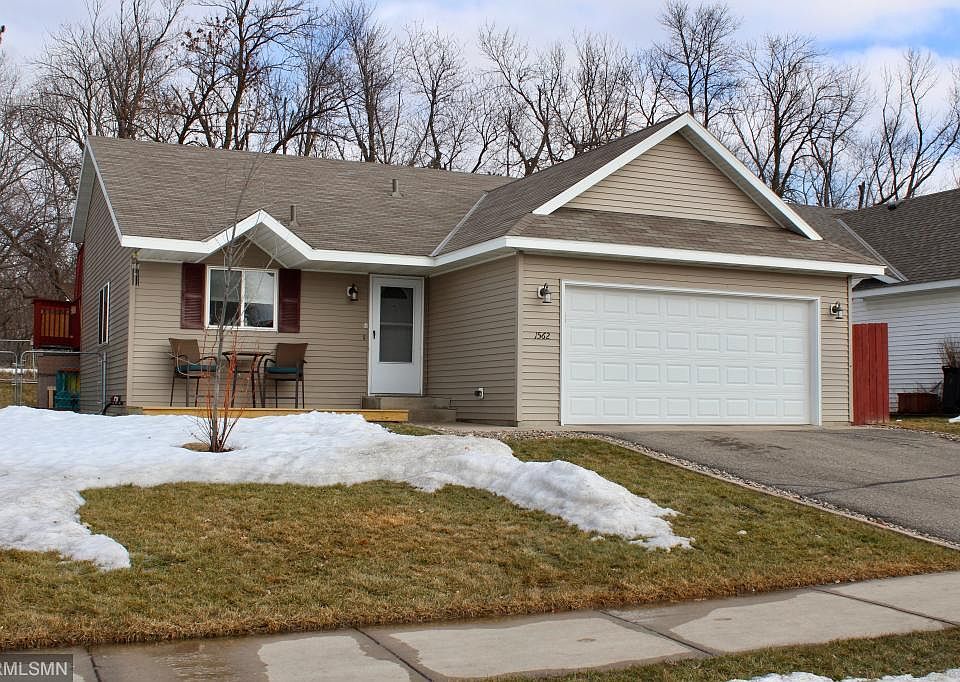1st image of 1562 Peach Dr NE