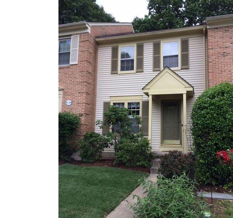 1st image of 858 Stockbridge Dr
