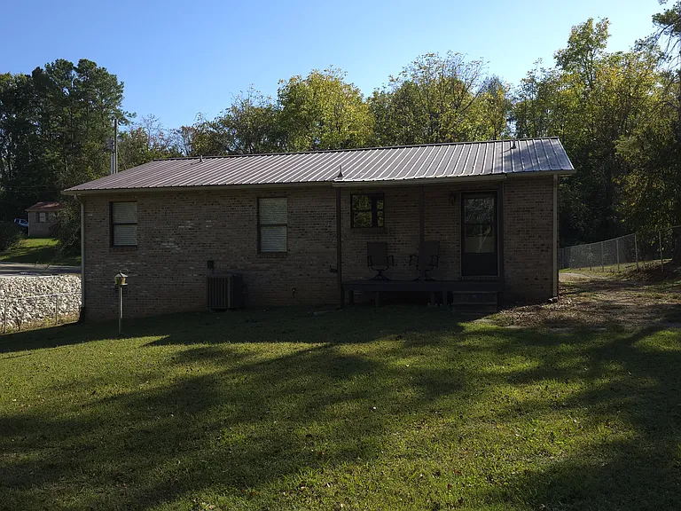 1443 Darty Rd — Photo 2