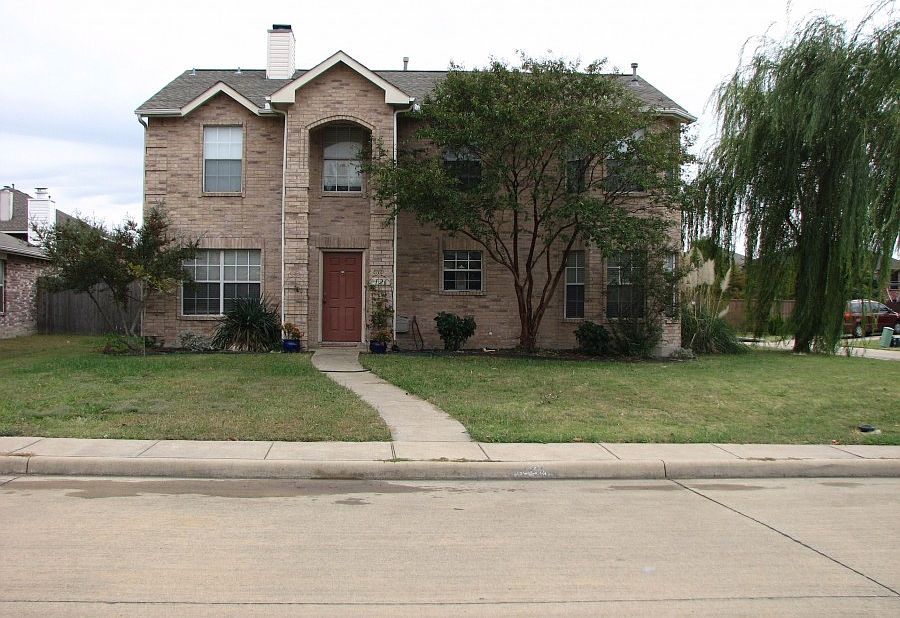 1st image of 126 Hampshire Ln