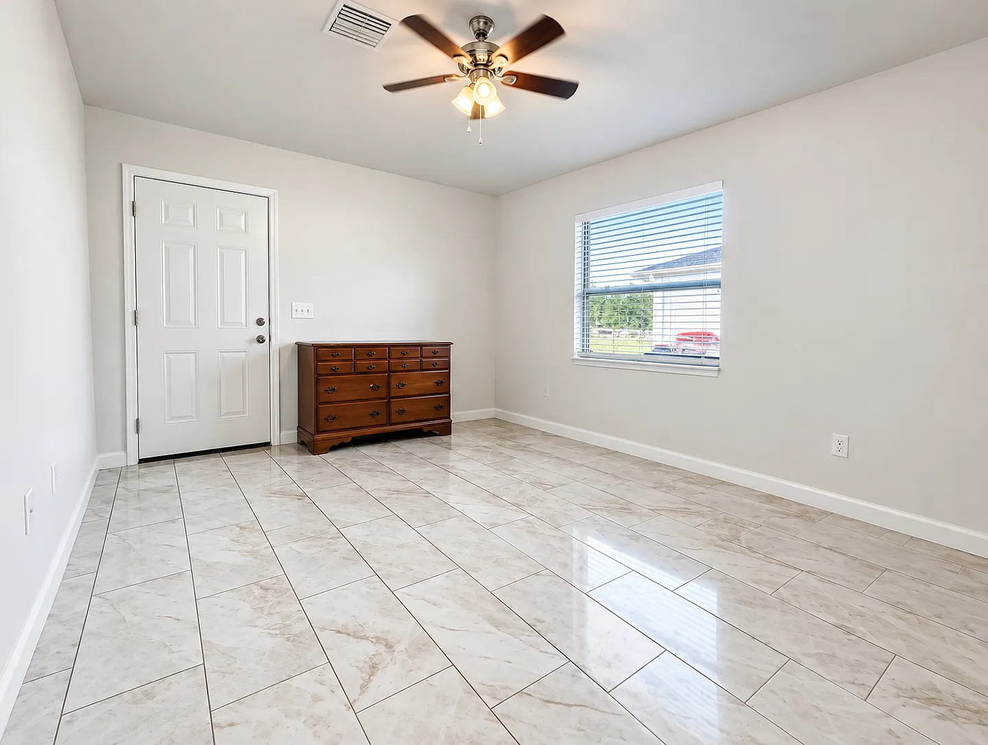 2 bed, 1178 sqft, $1,350 — Photo 2