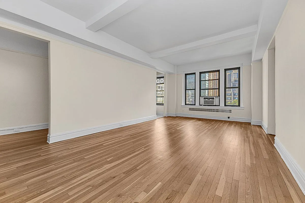319 E 50th St APT 10H photo 1