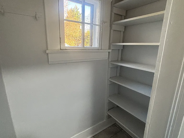 310 Robertson Ave — Photo 10
