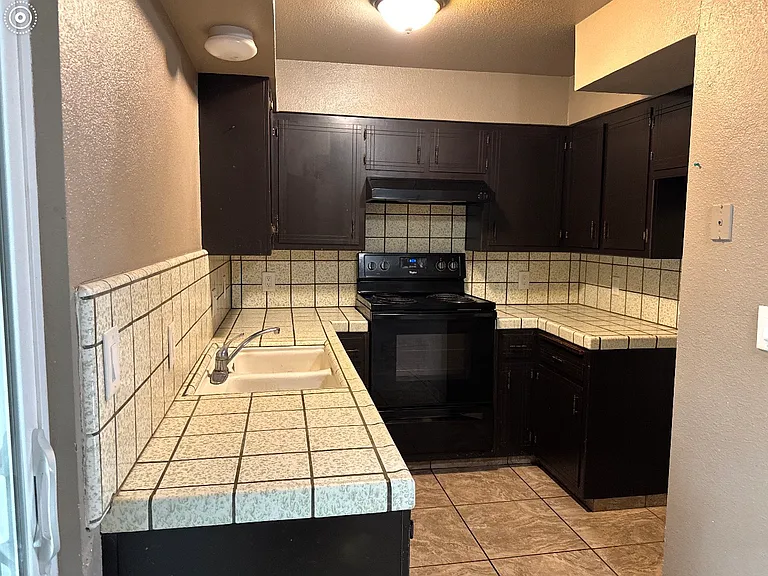 1791 Almond Ave #1 — Photo 3