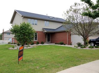 331 Shenandoah Dr, Romeoville, IL 60446