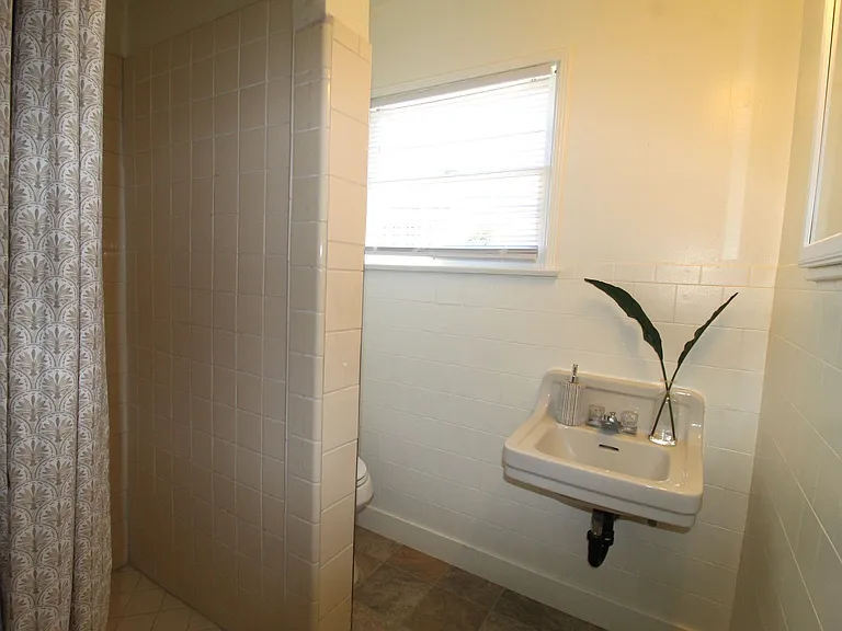 Charming Midtown Ventura Home- 3 Bedroom + 1.75 Bath — Photo 37
