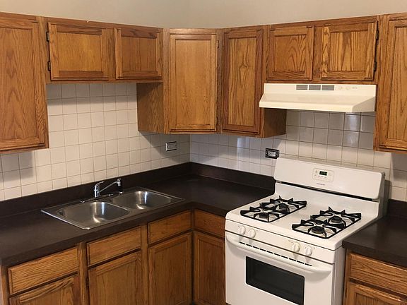 3rd image of 1455 N Washtenaw Ave APT 2F