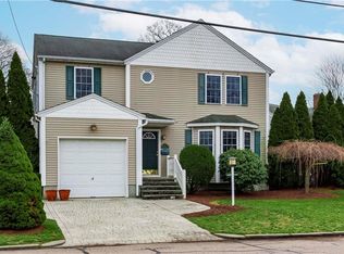 7 Pinecrest Dr, Pawtucket, RI 02861