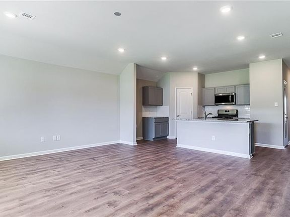 3rd image of 9156 Worthington Ct