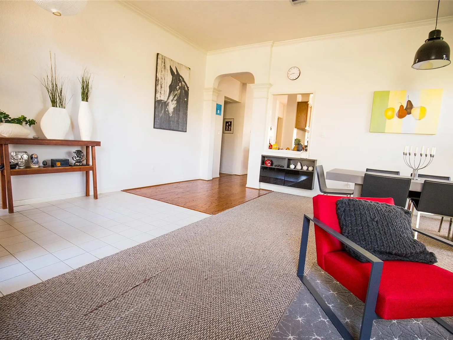 4 bed, 2.0 bath, 2375 sqft, $2,798 — Photo 3