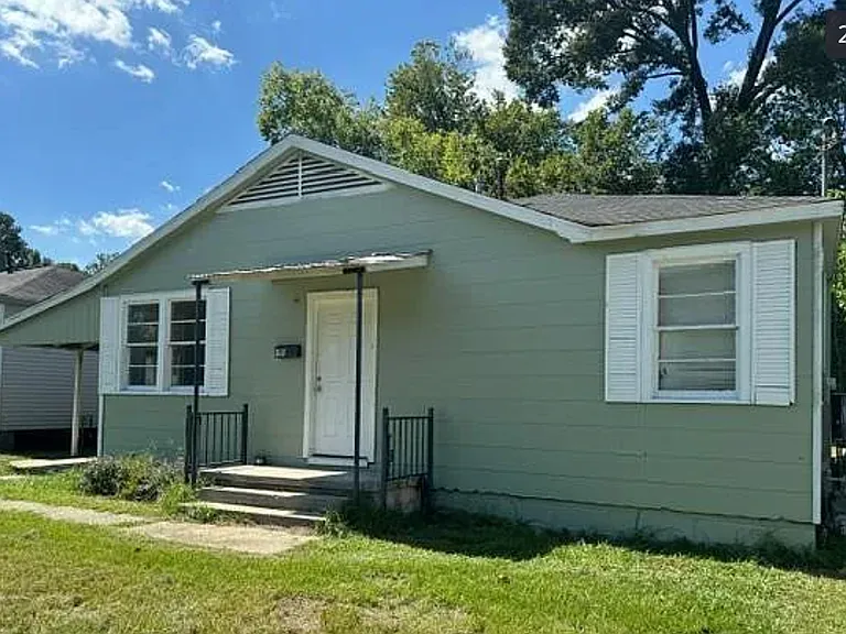 3547 Mission Dr — Photo 2