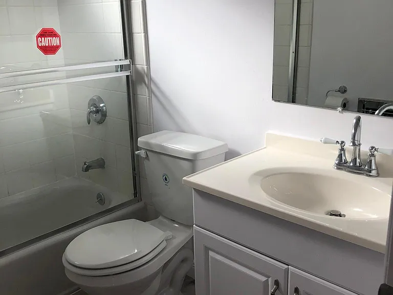 11818 Gateway Blvd #15 — Photo 17
